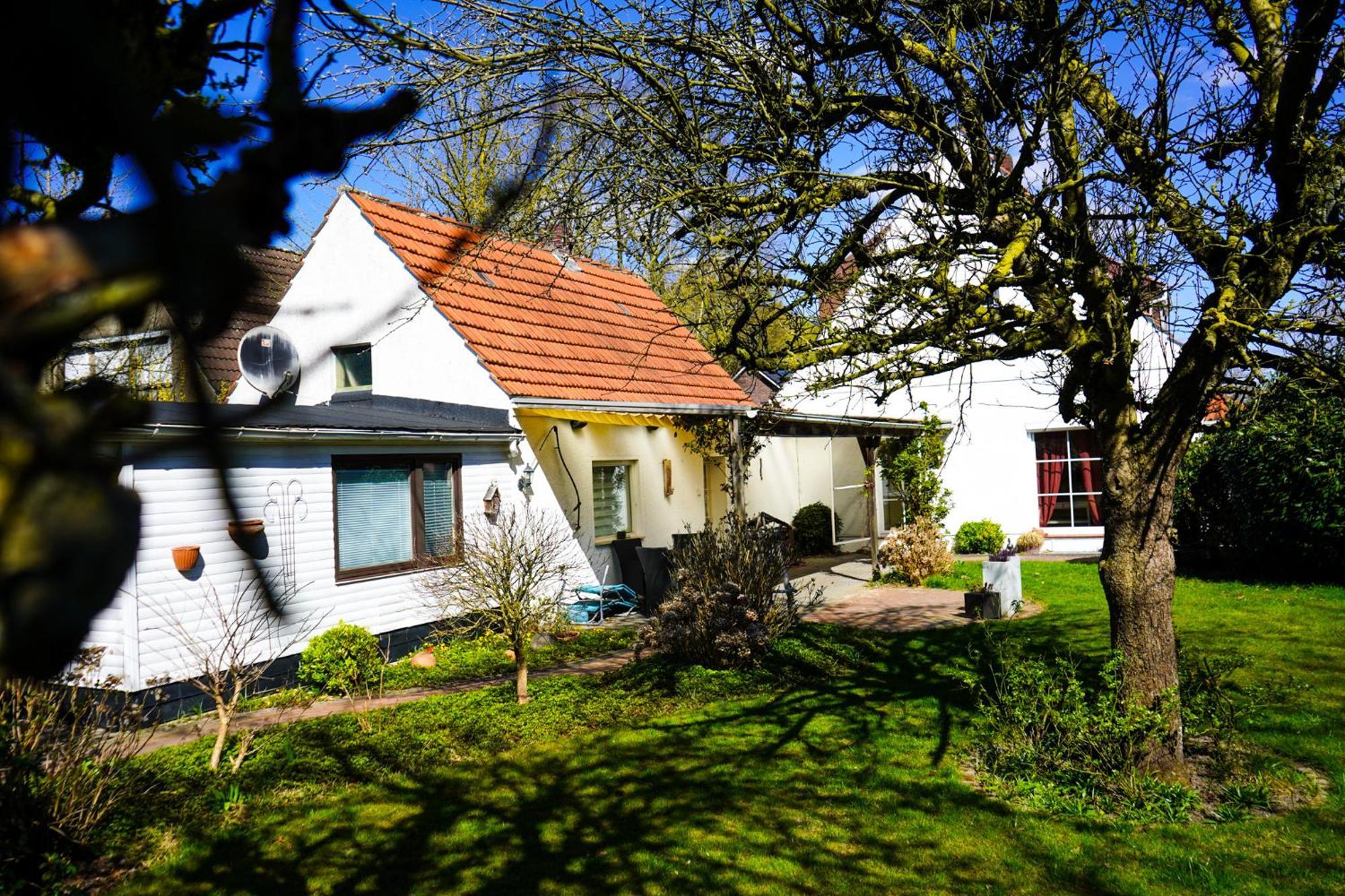 Gemuetliches Haus Mit Grossem Traumhaften Garten Bremen Luaran gambar
